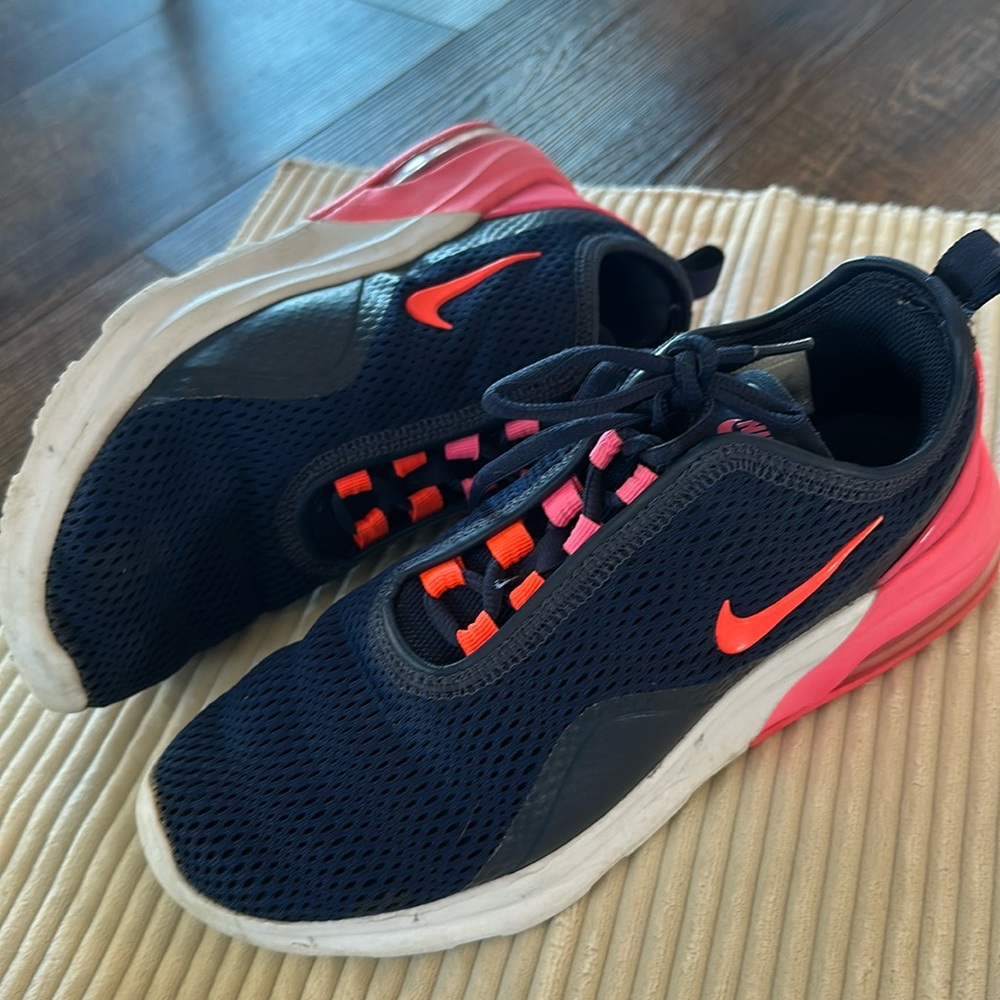 Nike Air Max Motion 2 Women’s running shoe - Picture 3 of 16